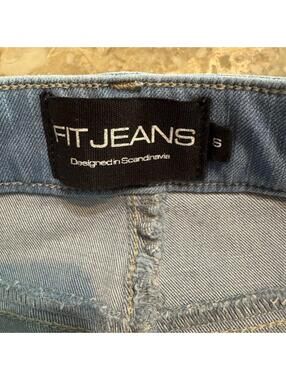 Fitjeans size small